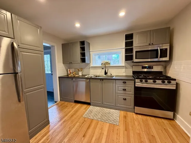 $629,000 | 585 Plainfield Avenue, Berkeley Heights, NJ 07922