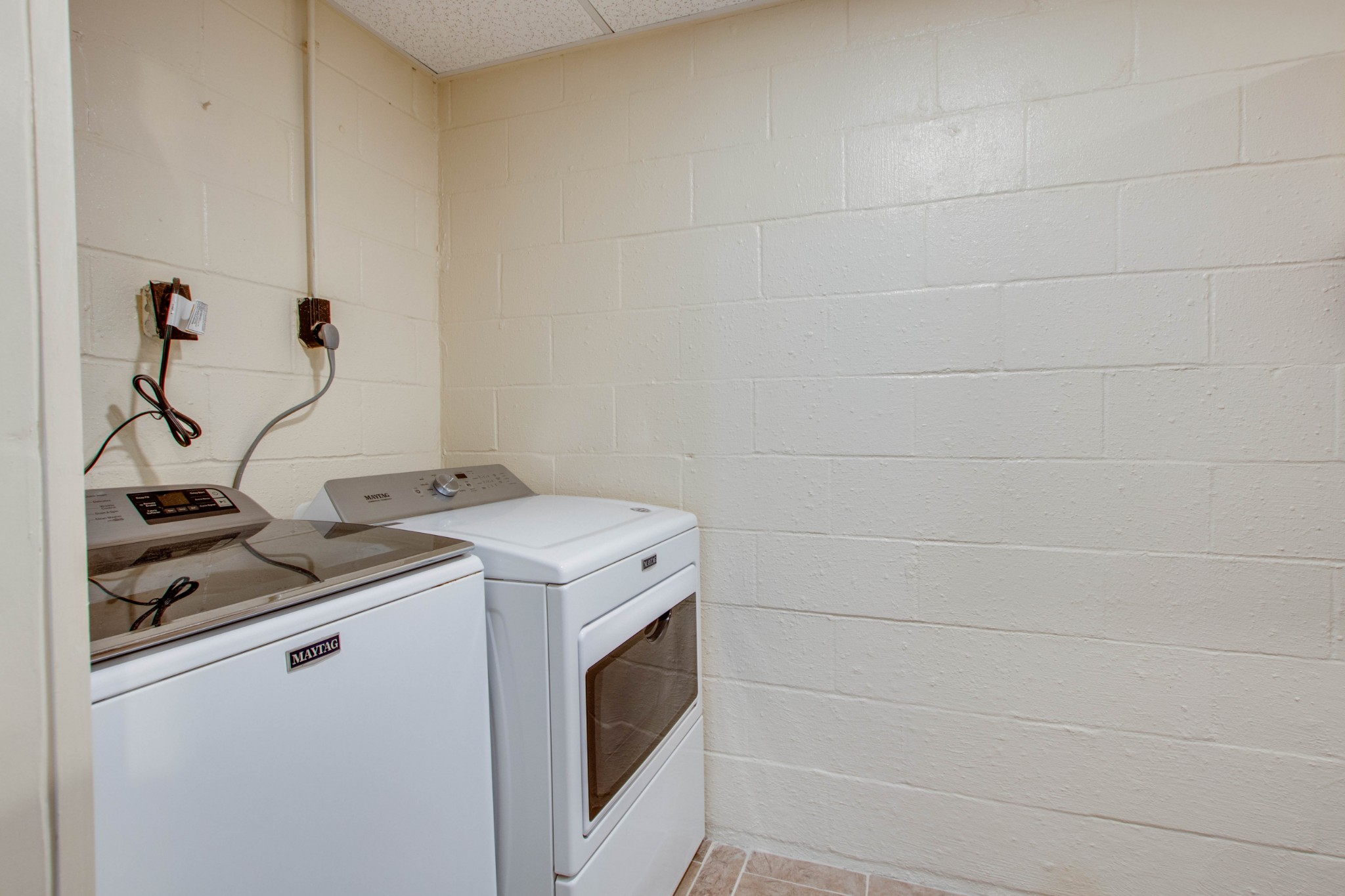 444 S Road Cottontown, TN 37048 - Photo 25 of 30 a utility room with dryer and washer
