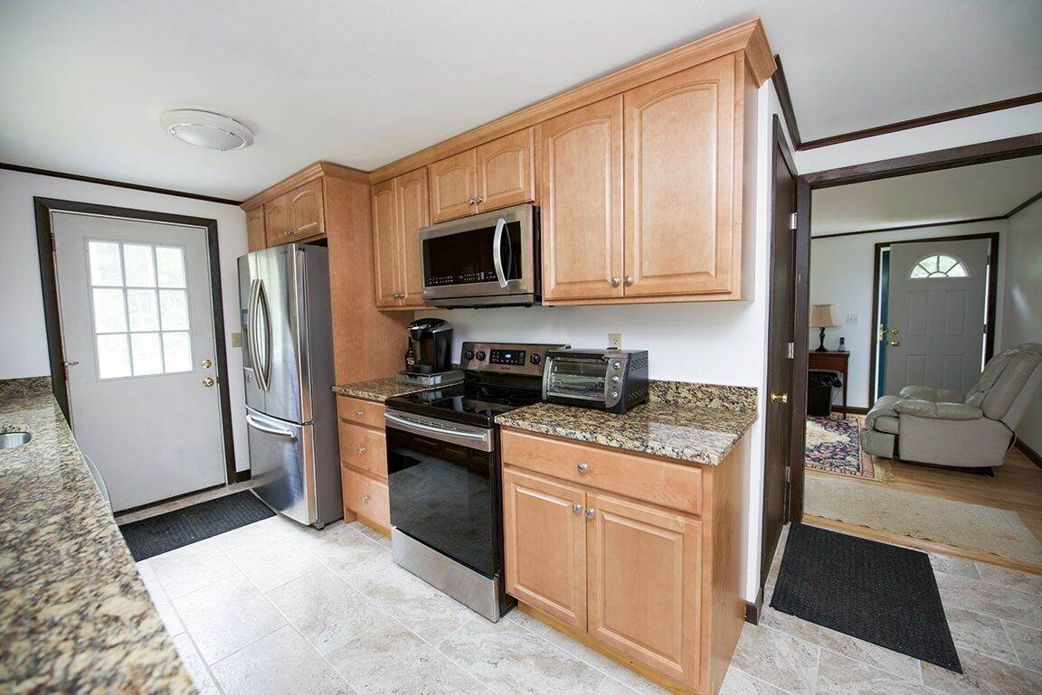 194 Long Pond Road Danville, NH 03819 - Photo 6 of 34 Gallery Image 6