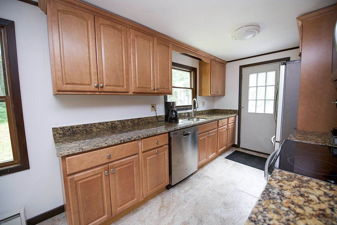 194 Long Pond Road Danville, NH 03819 - Photo 7 of 34 Gallery Image 7