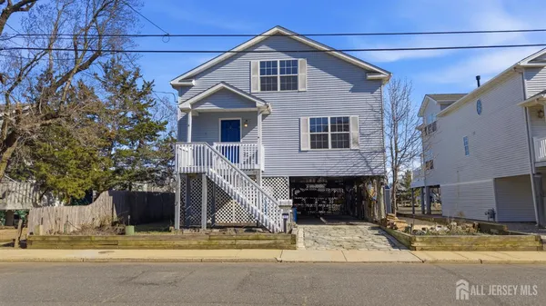 $999,900 | 11 Huddy Avenue, Highlands, NJ 07732