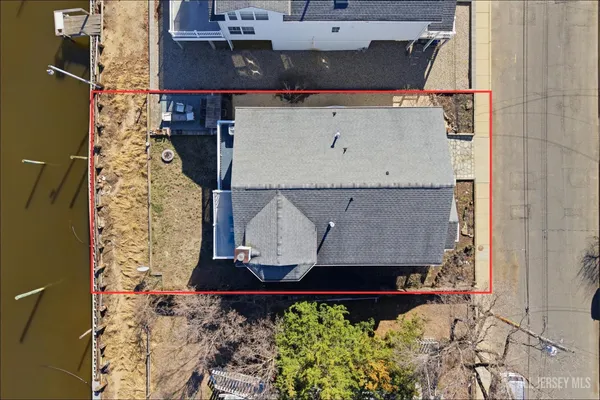 $999,900 | 11 Huddy Avenue, Highlands, NJ 07732