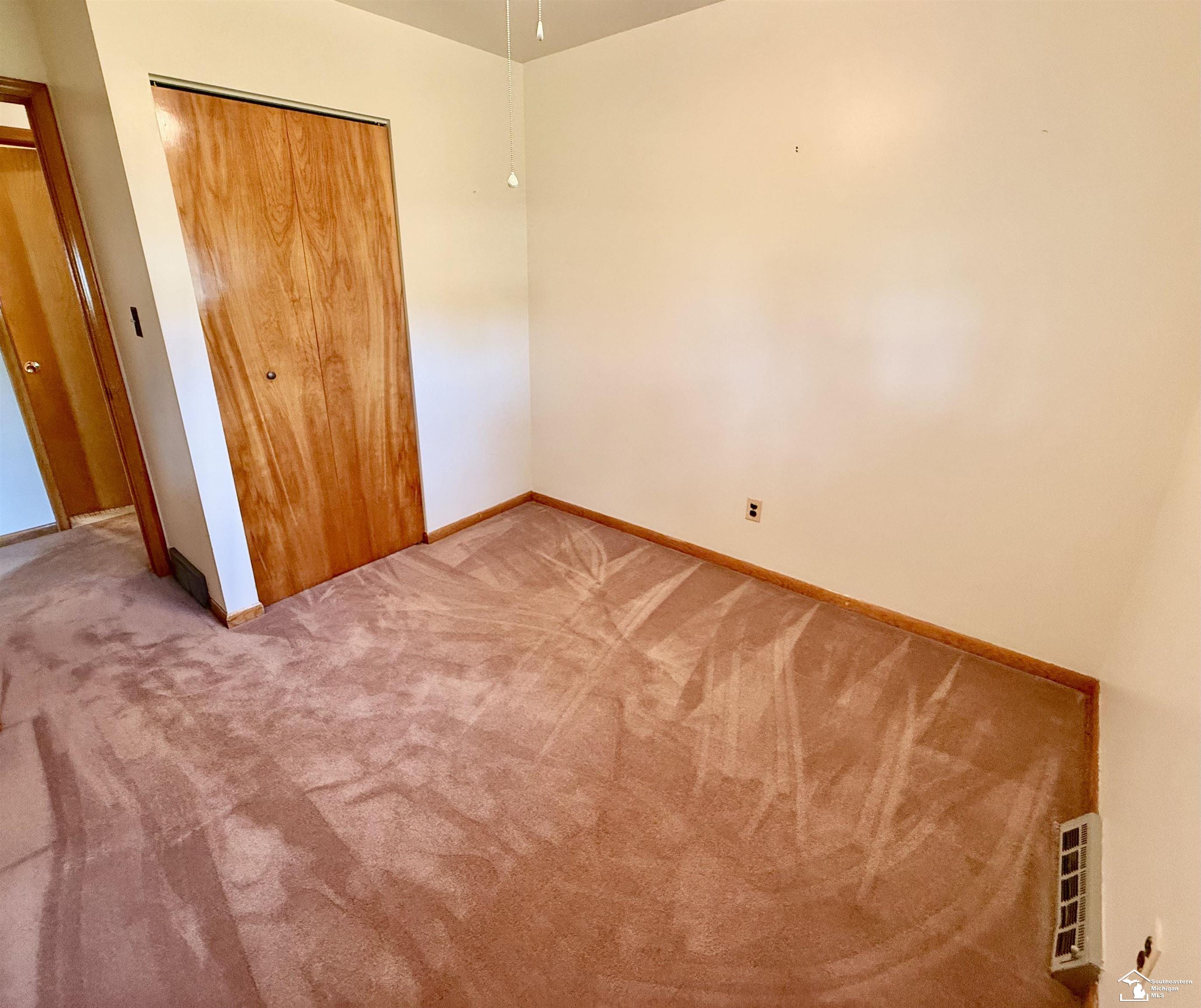 11595 Grafton Road Carleton, MI 48117 - Photo 21 of 43