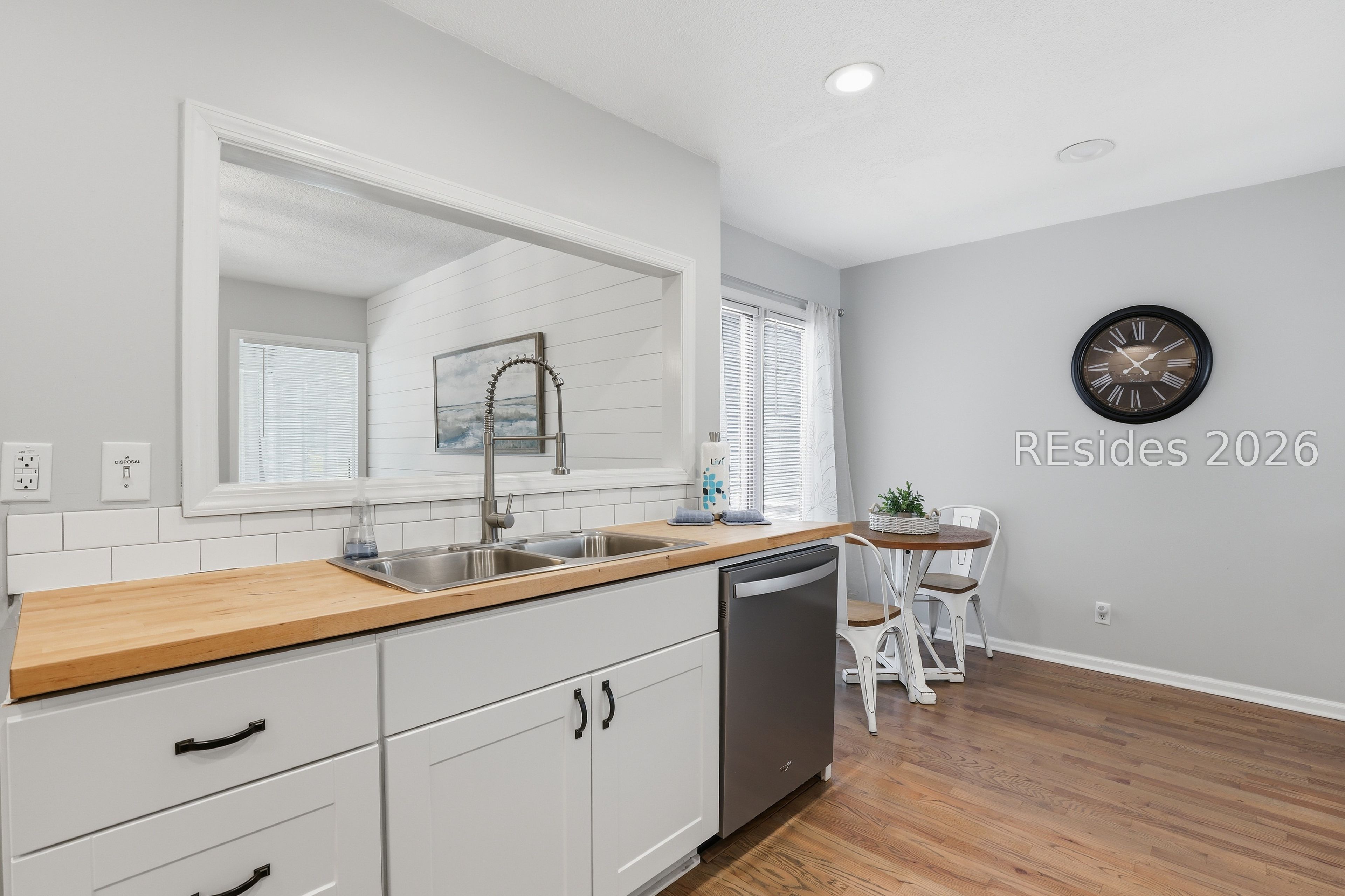 150 Otter Road Hilton Head Island, SC 29928 - Photo 12 of 56 Kitchen with Eat in Dining area