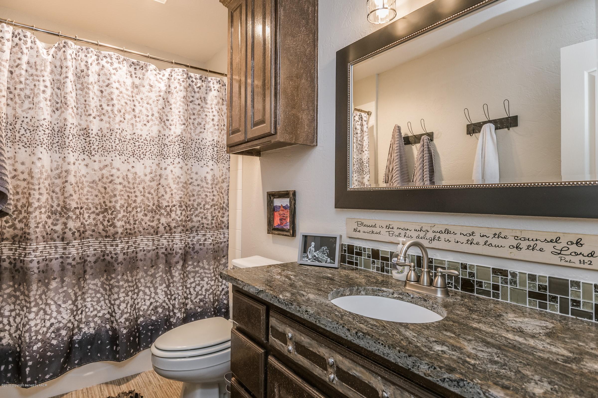 25 Cypress Point Amarillo, TX 79124 - Photo 28 of 33 027_4th Bedroom Bathroom