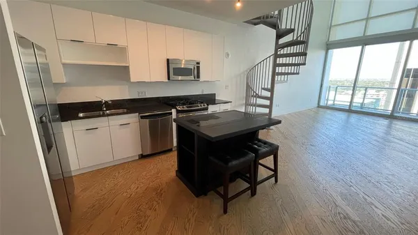 $2,925 | 150 East Robinson Street, Unit 1423, Orlando, FL 32801