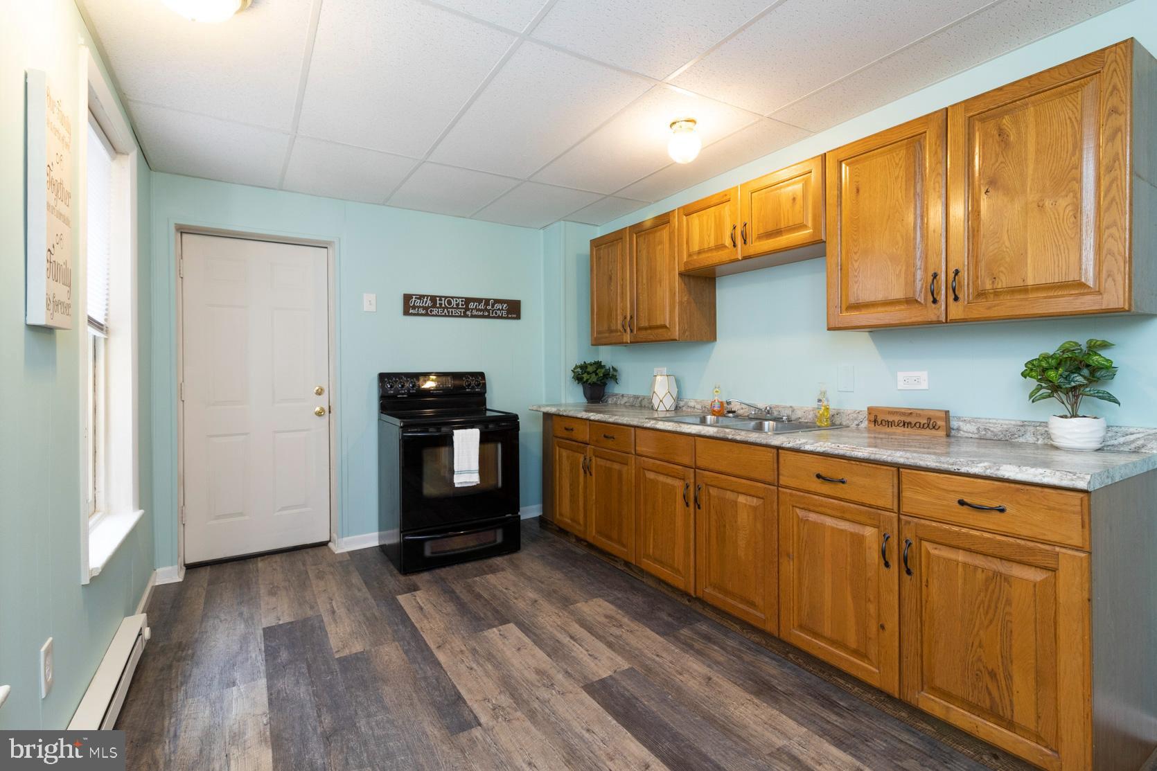 428 Valley Road Coatesville, PA 19320 - Photo 4 of 26 Gallery Image 4