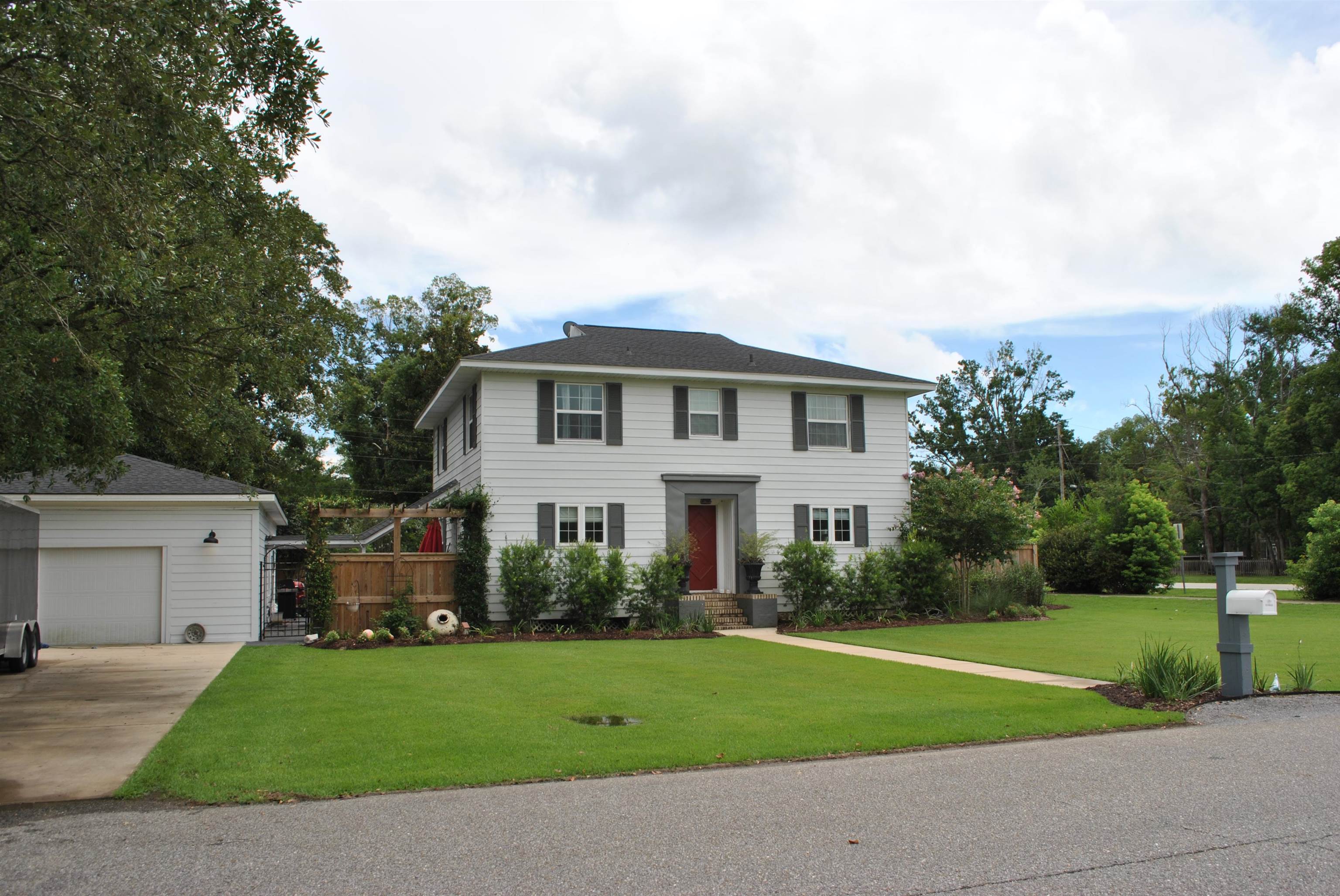 223 West Magnolia Avenue Foley, AL 36535 - Photo 2 of 20