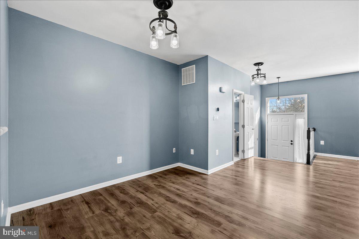 17304 Pacific Rim Terrace Dumfries, VA 22025 - Photo 12 of 61