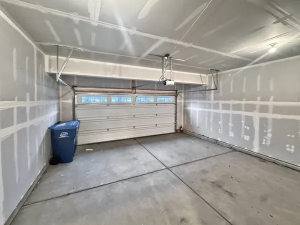 $3,000 | 1135 White Oak Court, Crystal Lake, IL 60012