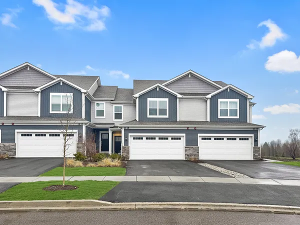 $3,000 | 1135 White Oak Court, Crystal Lake, IL 60012
