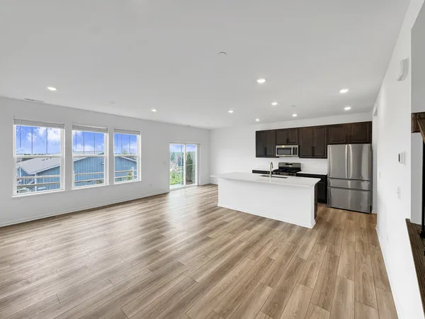 $3,000 | 1135 White Oak Court, Crystal Lake, IL 60012