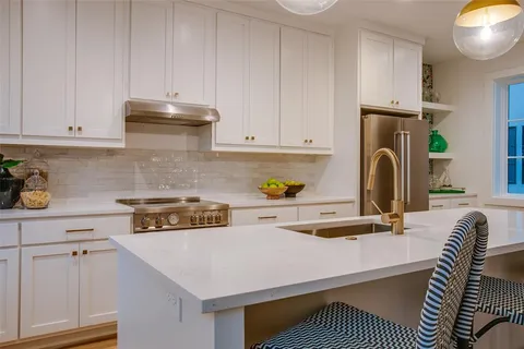 $679,000 | 7207 Gaston Avenue, Unit 906, Dallas, TX 75214