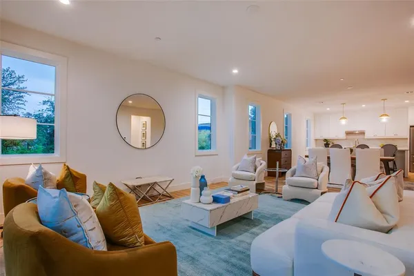 $679,000 | 7207 Gaston Avenue, Unit 906, Dallas, TX 75214