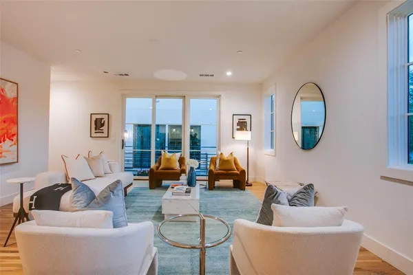 $679,000 | 7207 Gaston Avenue, Unit 906, Dallas, TX 75214