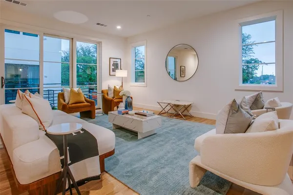$679,000 | 7207 Gaston Avenue, Unit 906, Dallas, TX 75214