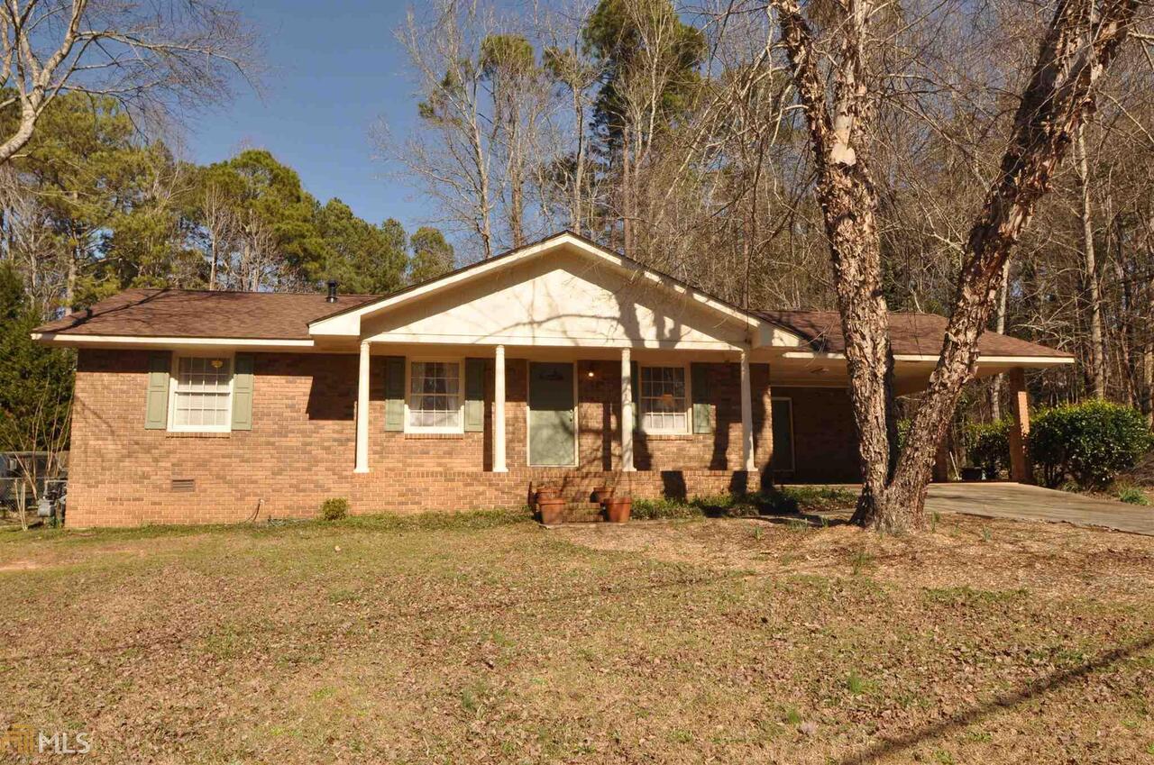 490 Roberts Road Athens, GA 30606 - Photo 1 of 1 a front view of a house with sitting area