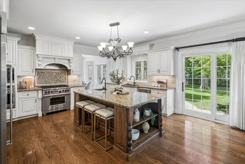$1,725,000 | 639 North Wright Street, Naperville, IL 60563