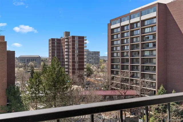 $300,000 | 2 Adams Street, Unit 806, Denver, CO 80206