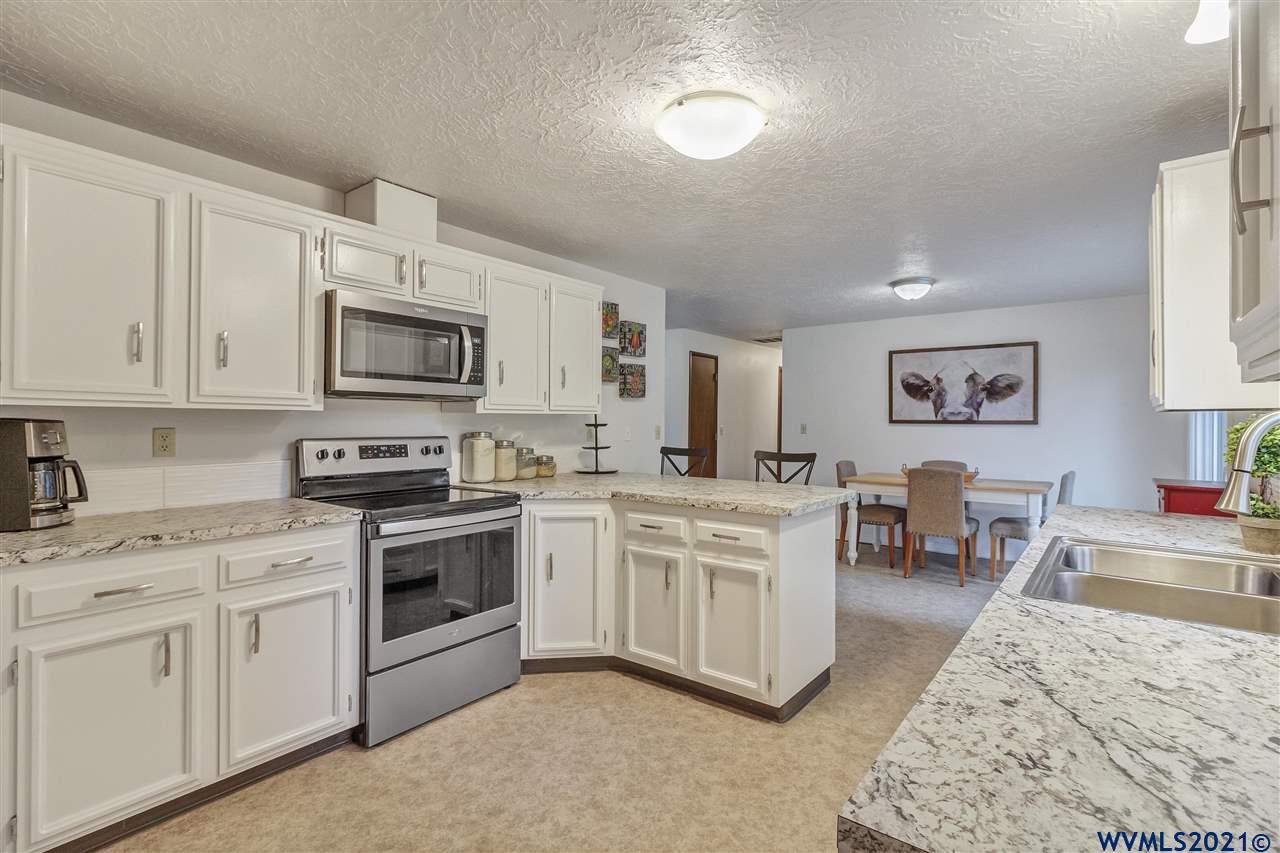 39839 Kingston Jordan Road Scio, OR 97374 - Photo 9 of 35 Gallery Image 9