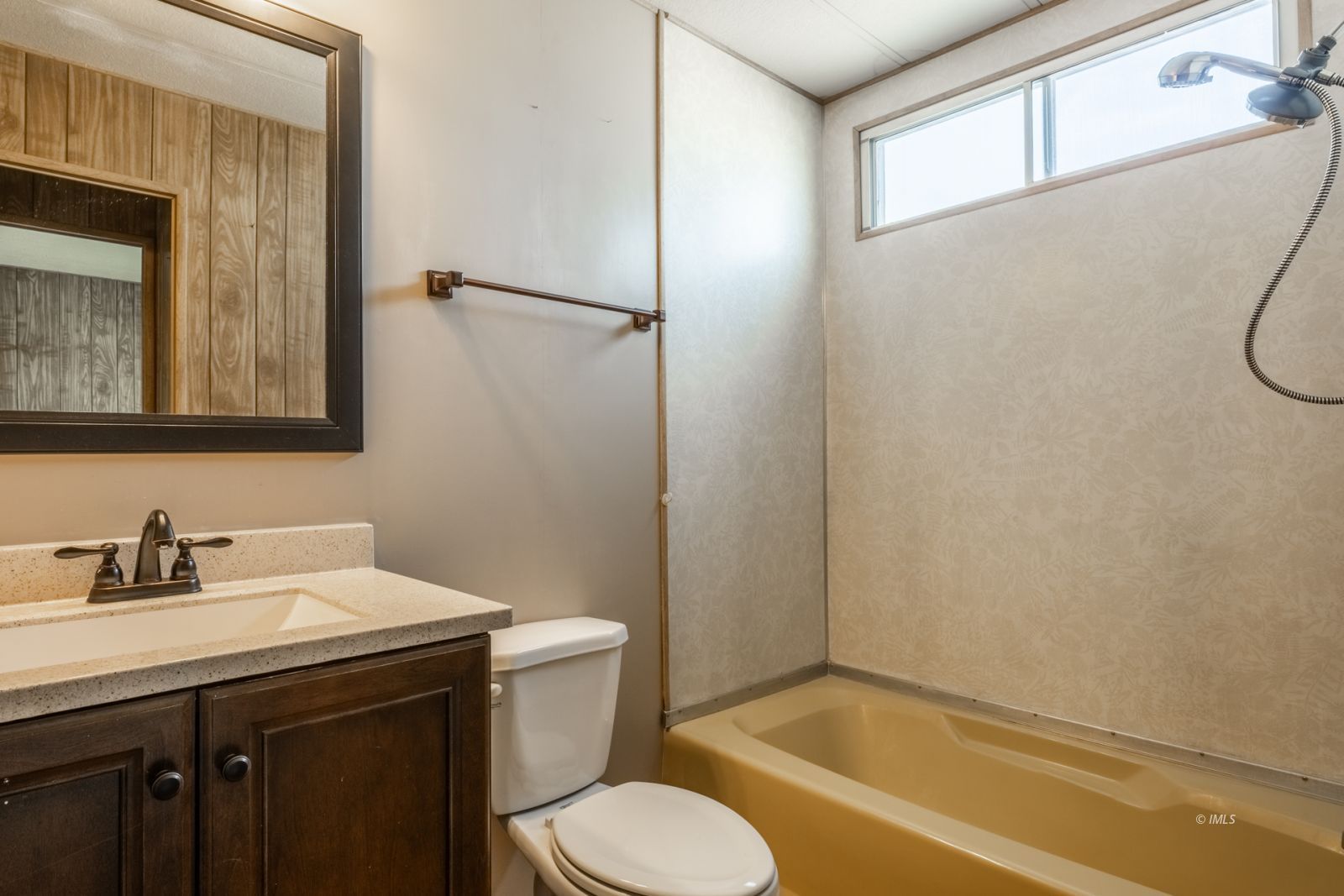 1358 MacGregor Avenue Bishop, CA 93514 - Photo 13 of 30 a bathroom with a sink toilet and shower