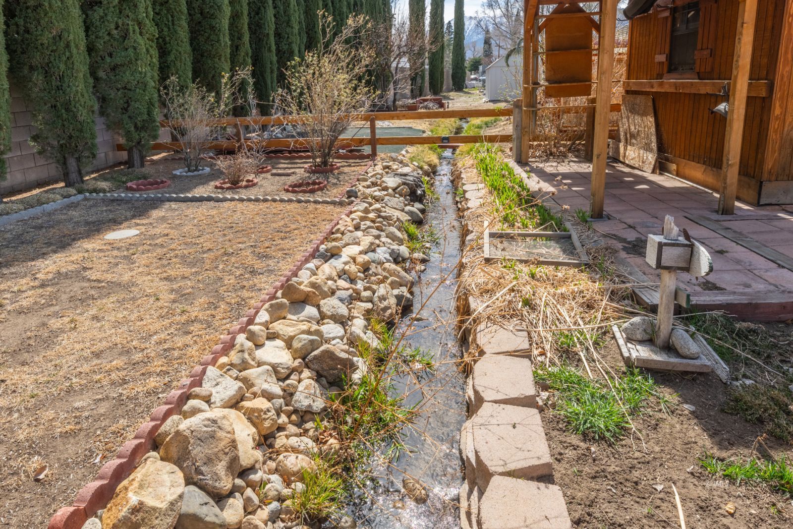 1358 MacGregor Avenue Bishop, CA 93514 - Photo 27 of 30 a view of yard