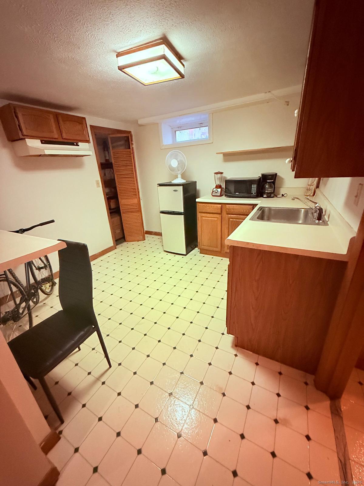 12 Chester Drive Windsor Locks, CT 06096 - Photo 6 of 18