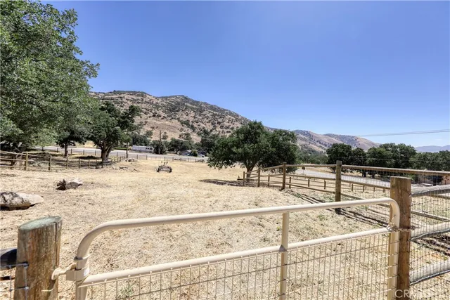 $699,000 | 25904 Bear Valley Road, Tehachapi, CA 93561
