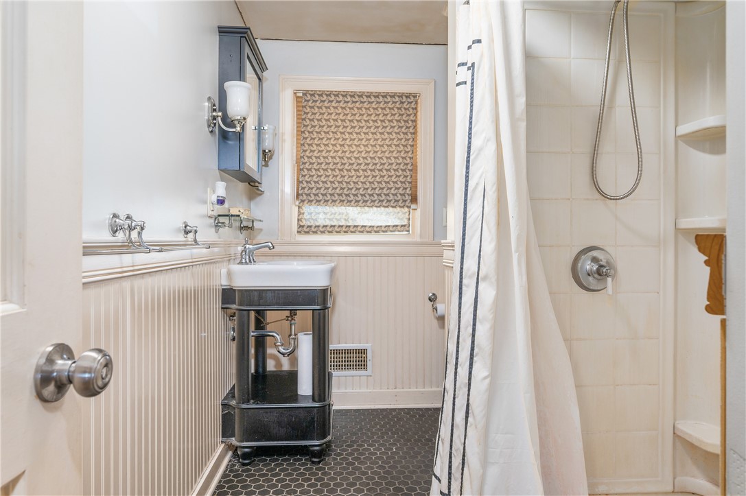 84 Farrell Street Pawtucket, RI 02861 - Photo 8 of 24