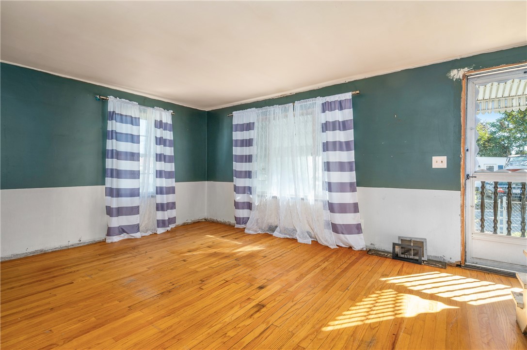 84 Farrell Street Pawtucket, RI 02861 - Photo 10 of 24