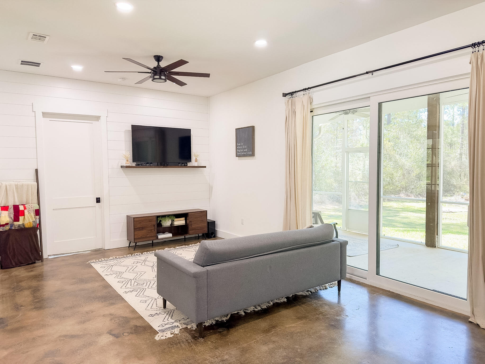 285 J W Hollington Road Freeport, FL 32439 - Photo 7 of 25 Image 7