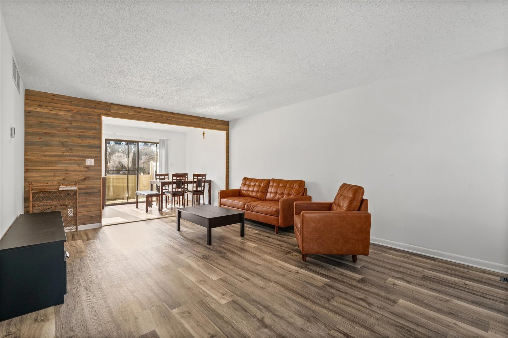 20 Colony W Drive Champaign, IL 61820 - Photo 6 of 26 a living room with furniture and wooden floor