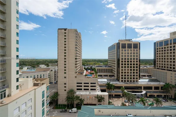 $279,900 | 9066 Southwest 73rd Court, Unit 1202, Miami, FL 33156