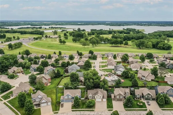 $439,900 | 18109 Guinevere Court, Smithville, MO 64089