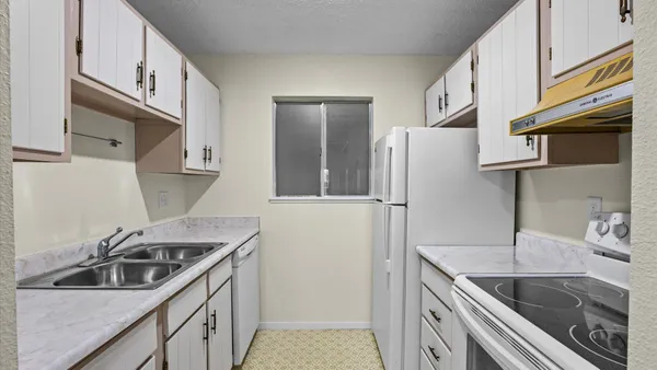 $199,900 | 3146 Lakeside Drive, Unit 309, Grand Junction, CO 81506