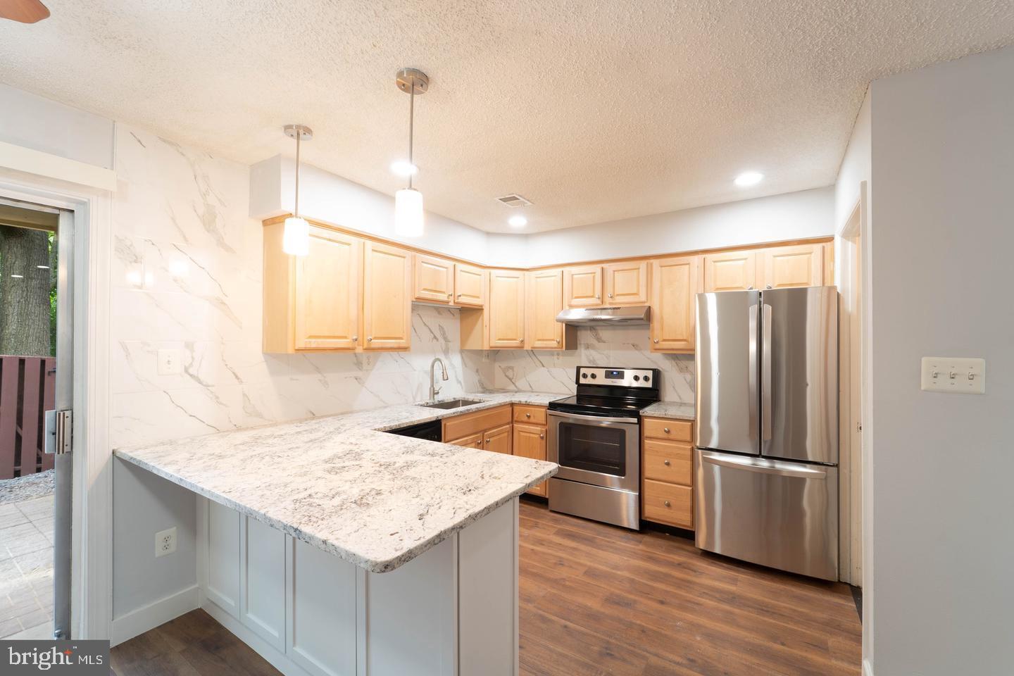 2221 Southgate Square Reston, VA 20191 - Photo 15 of 31