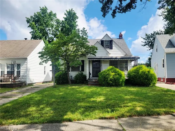 $119,900 | 18305 Knoll Lane, Maple Heights, OH 44137