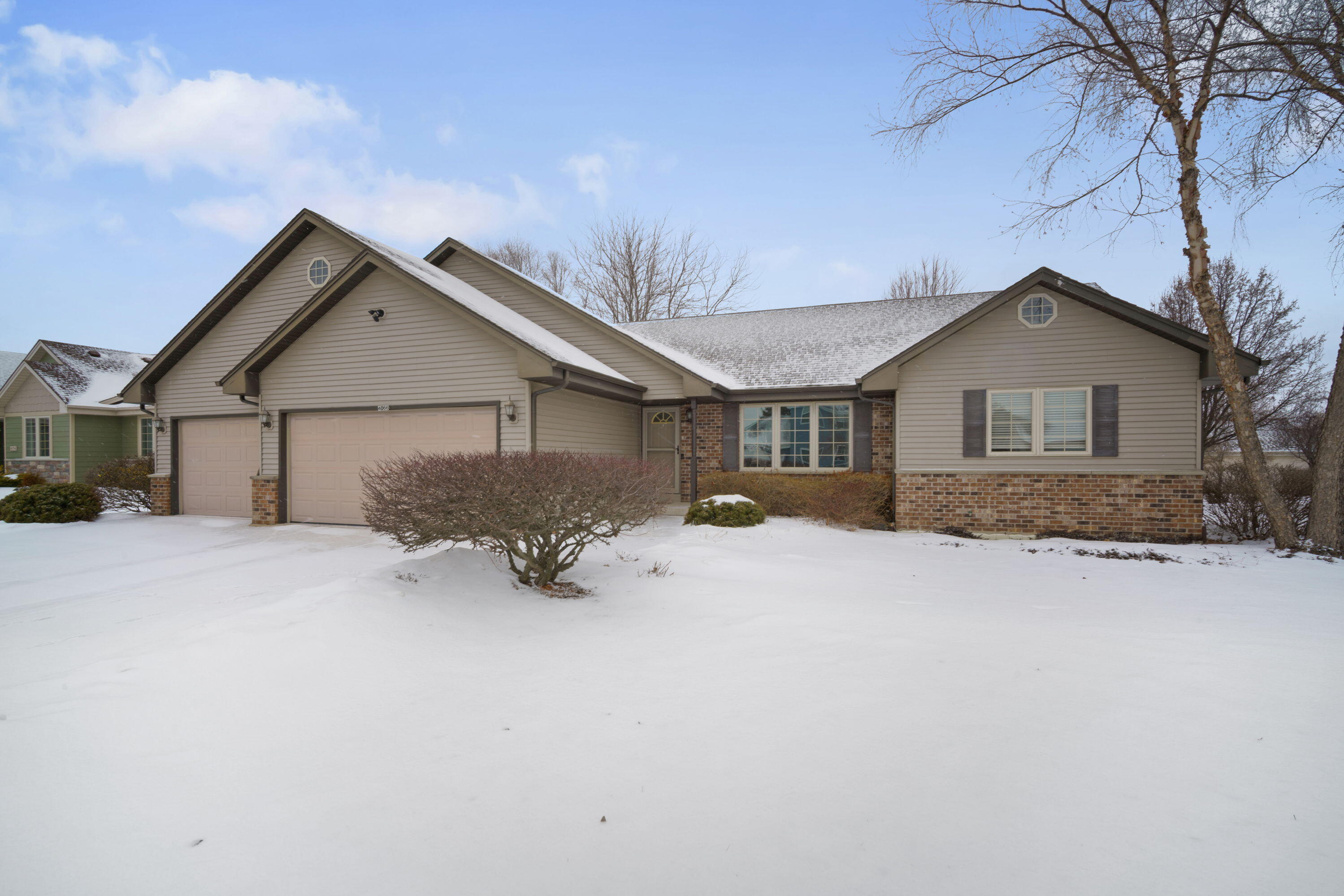 4066 West Whispering Ridge Pass Franklin, WI 53132 - Photo 1 of 1 1_imgDSC05923