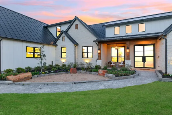 $1,999,000 | 202 Astoria Avenue, Round Top, TX 78954