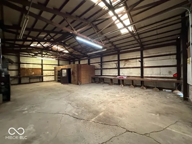 $2,400 | 10151 Old National Road, Indianapolis, IN 46231