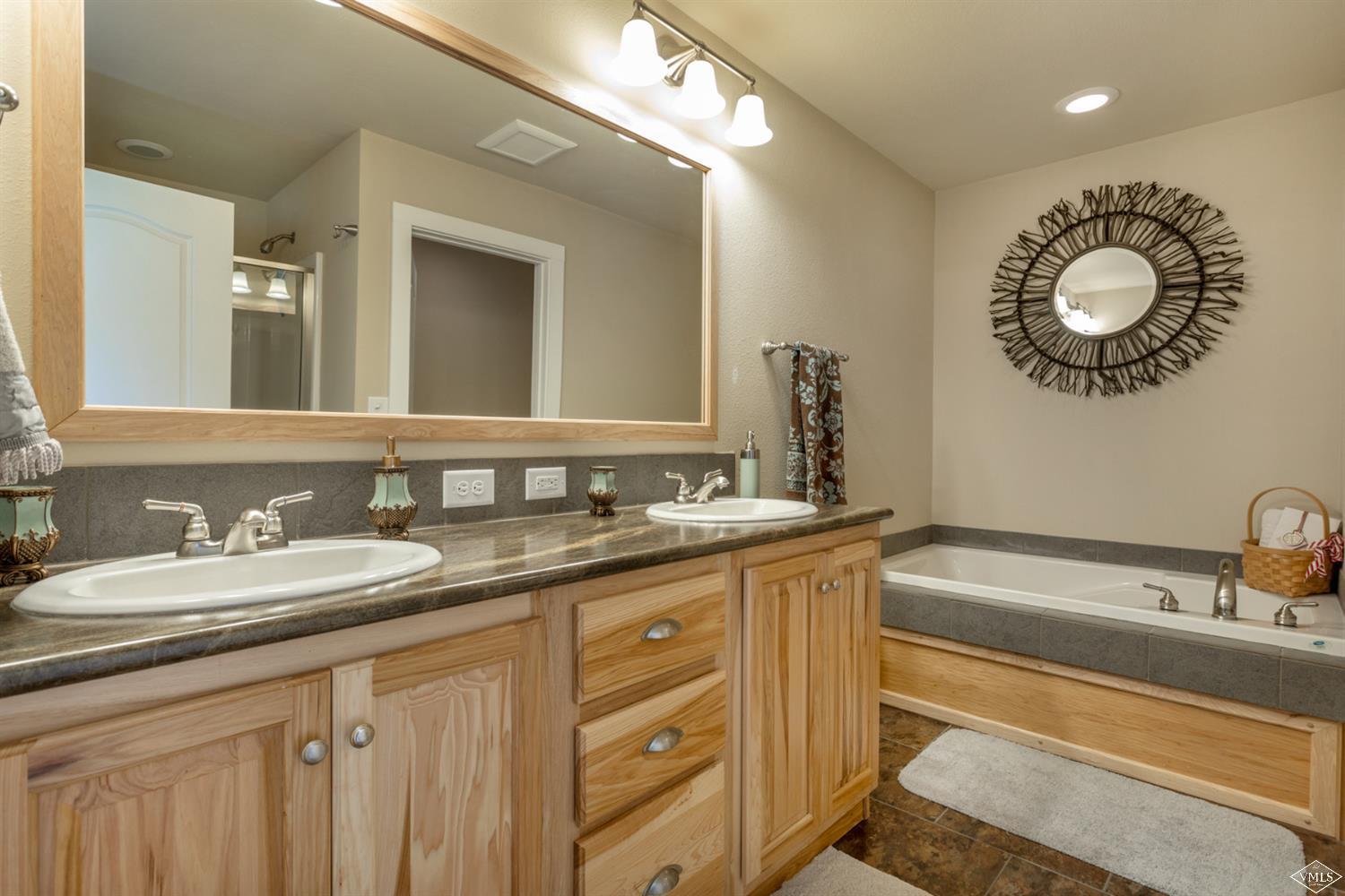 128 Bluegill Loop Gypsum, CO 81637 - Photo 10 of 17 Additional Photo