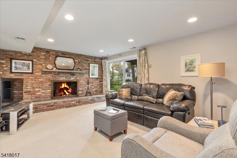 77 Windsor Way Berkeley Heights, NJ 07922 - Photo 12 of 22