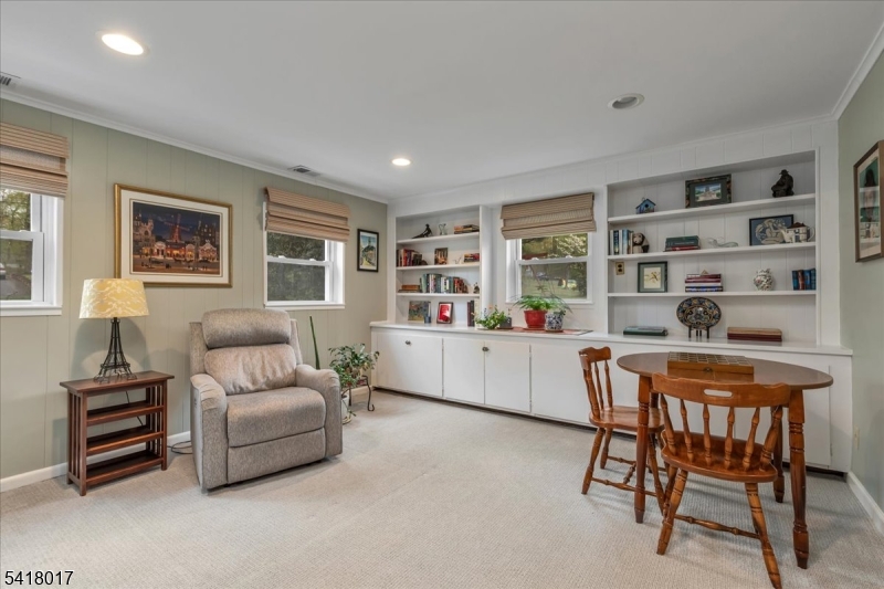 77 Windsor Way Berkeley Heights, NJ 07922 - Photo 13 of 22