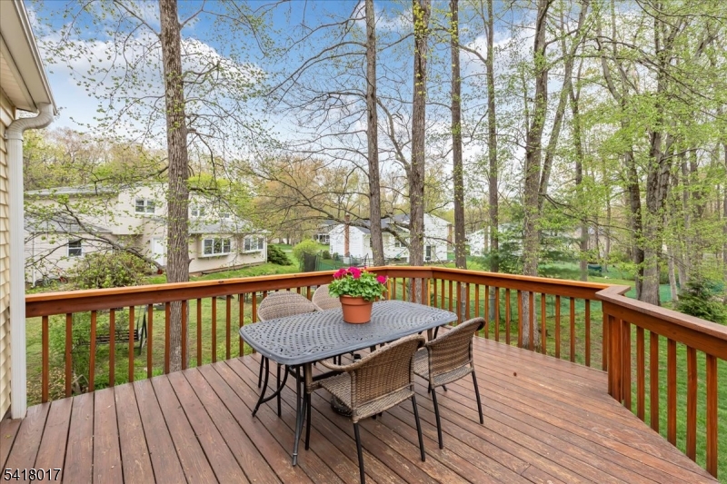 77 Windsor Way Berkeley Heights, NJ 07922 - Photo 15 of 22