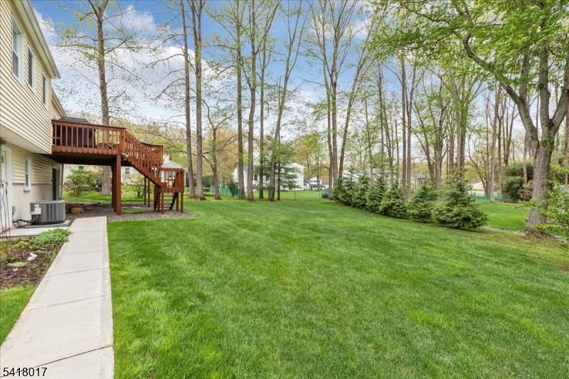 77 Windsor Way Berkeley Heights, NJ 07922 - Photo 18 of 22