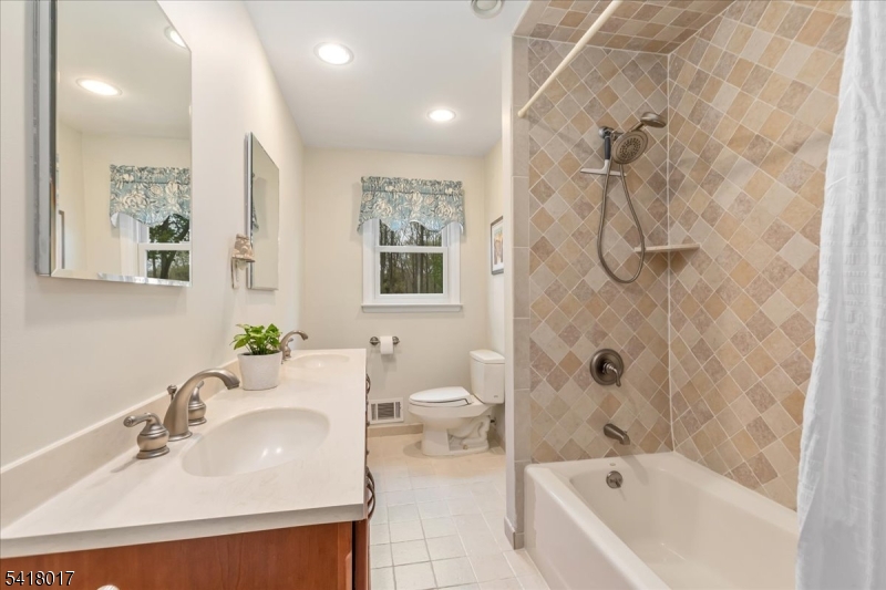 77 Windsor Way Berkeley Heights, NJ 07922 - Photo 21 of 22