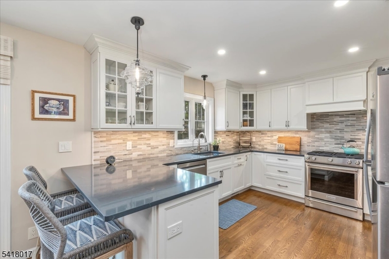 77 Windsor Way Berkeley Heights, NJ 07922 - Photo 5 of 22