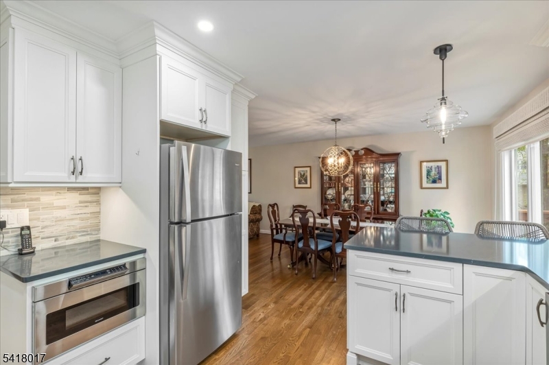 77 Windsor Way Berkeley Heights, NJ 07922 - Photo 6 of 22
