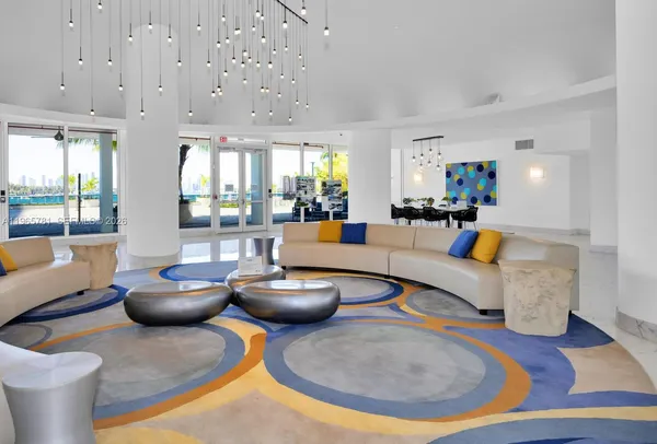 $2,490 | 1000 West Avenue, Unit 301, Miami Beach, FL 33139