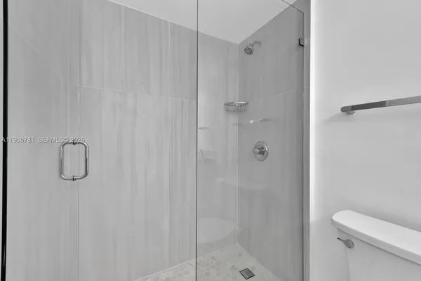 $2,490 | 1000 West Avenue, Unit 301, Miami Beach, FL 33139